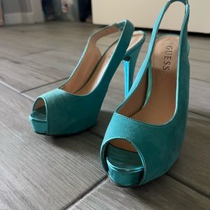 Guess peep toe pumps